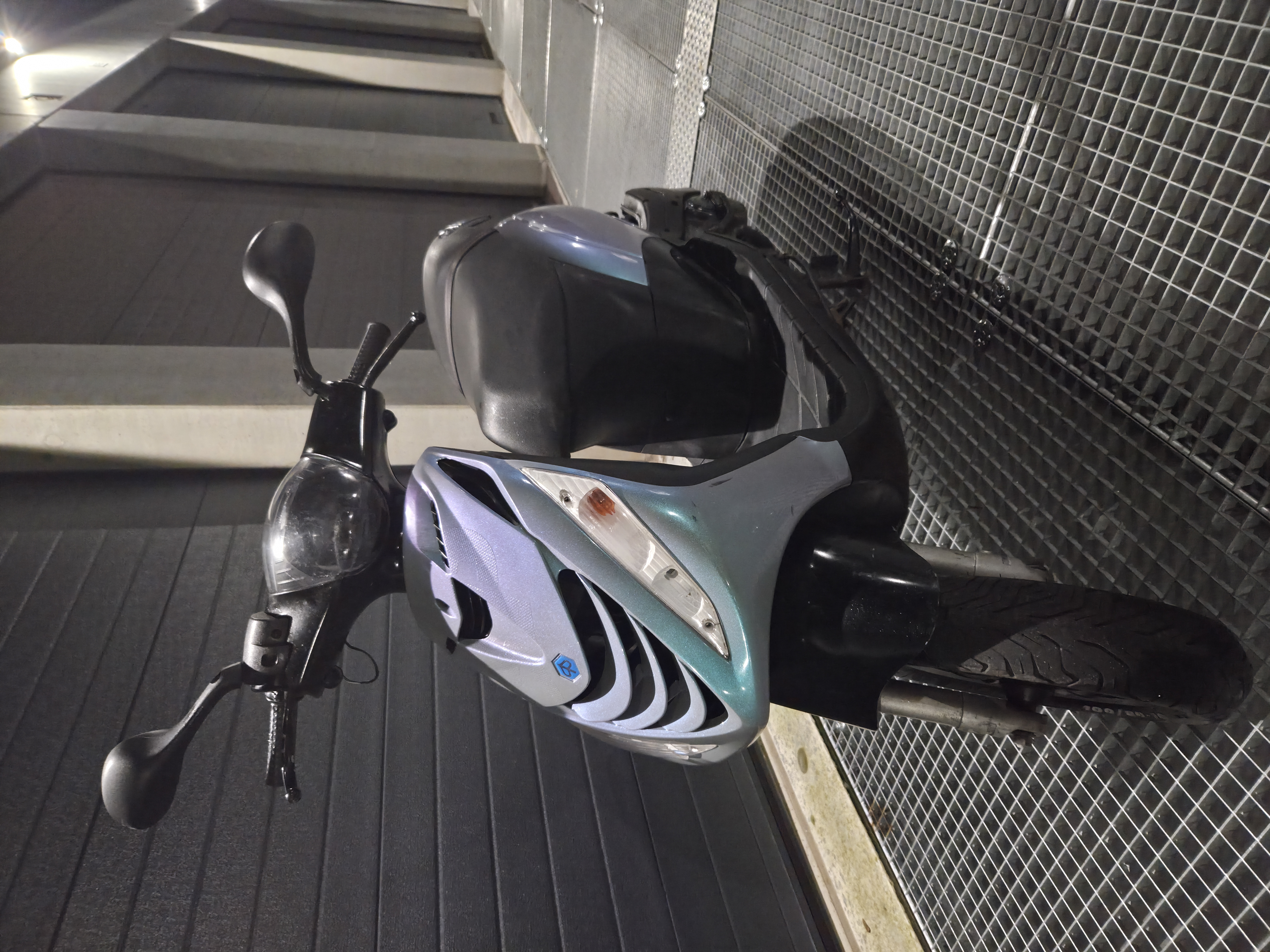 Scooter in de Pick 'N' Fix werkplaats